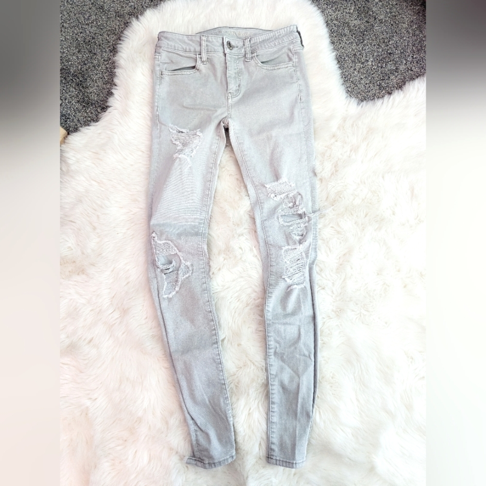 American Eagle - Next Level Stretch - Light Wash Denim - Distressed Skinny Jeans